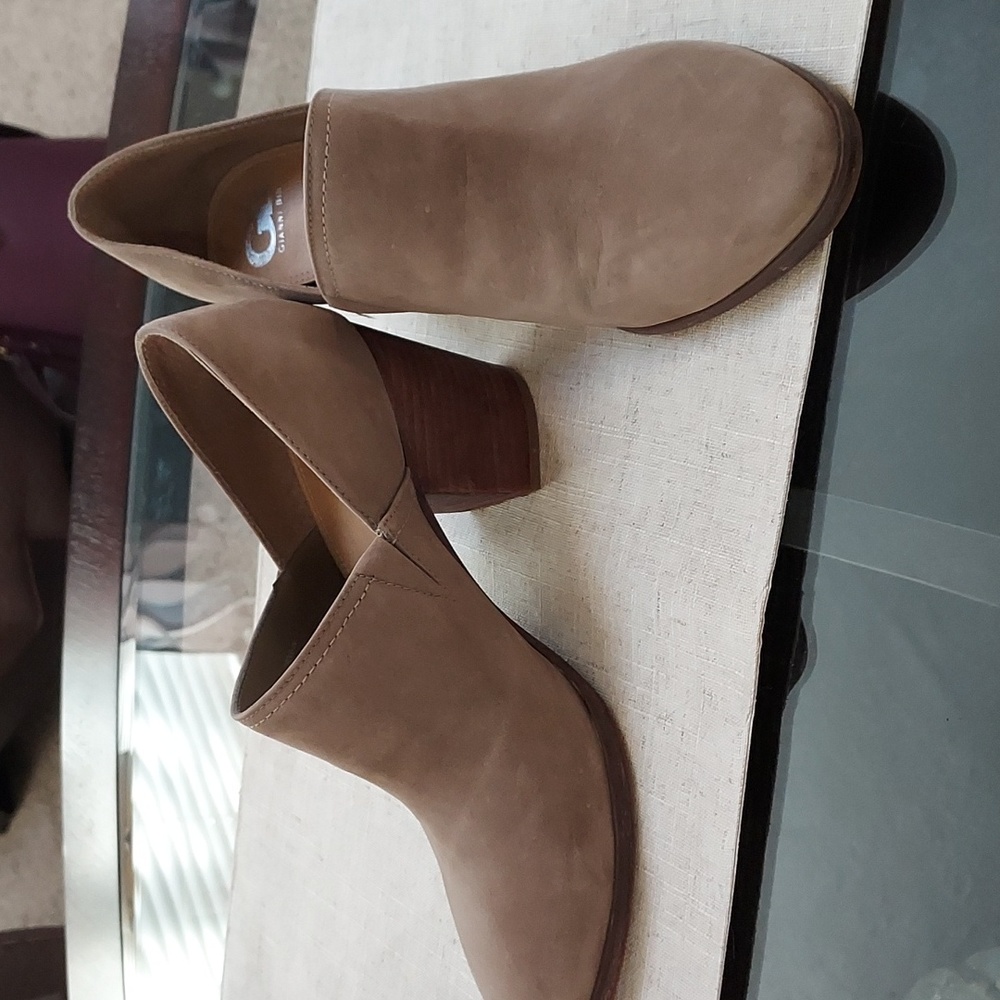 Women's shoe bootie